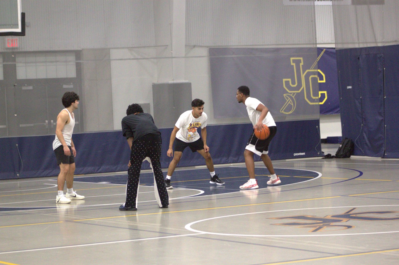 JCCC Intramural Basketball Offers Friendly Competition